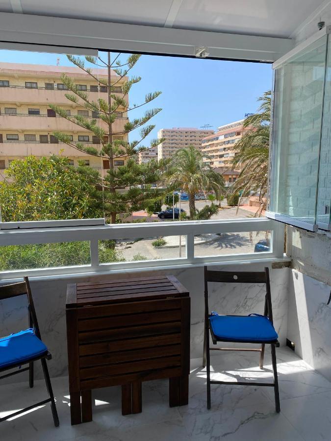 Splendido Appartamento Fronte Mare Vista Spiaggia - Prima Linea Mare ตอร์เรเวียคา ภายนอก รูปภาพ